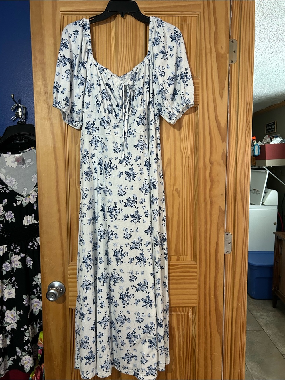 Women’s Blue Floral Tie-Front Midi Dress